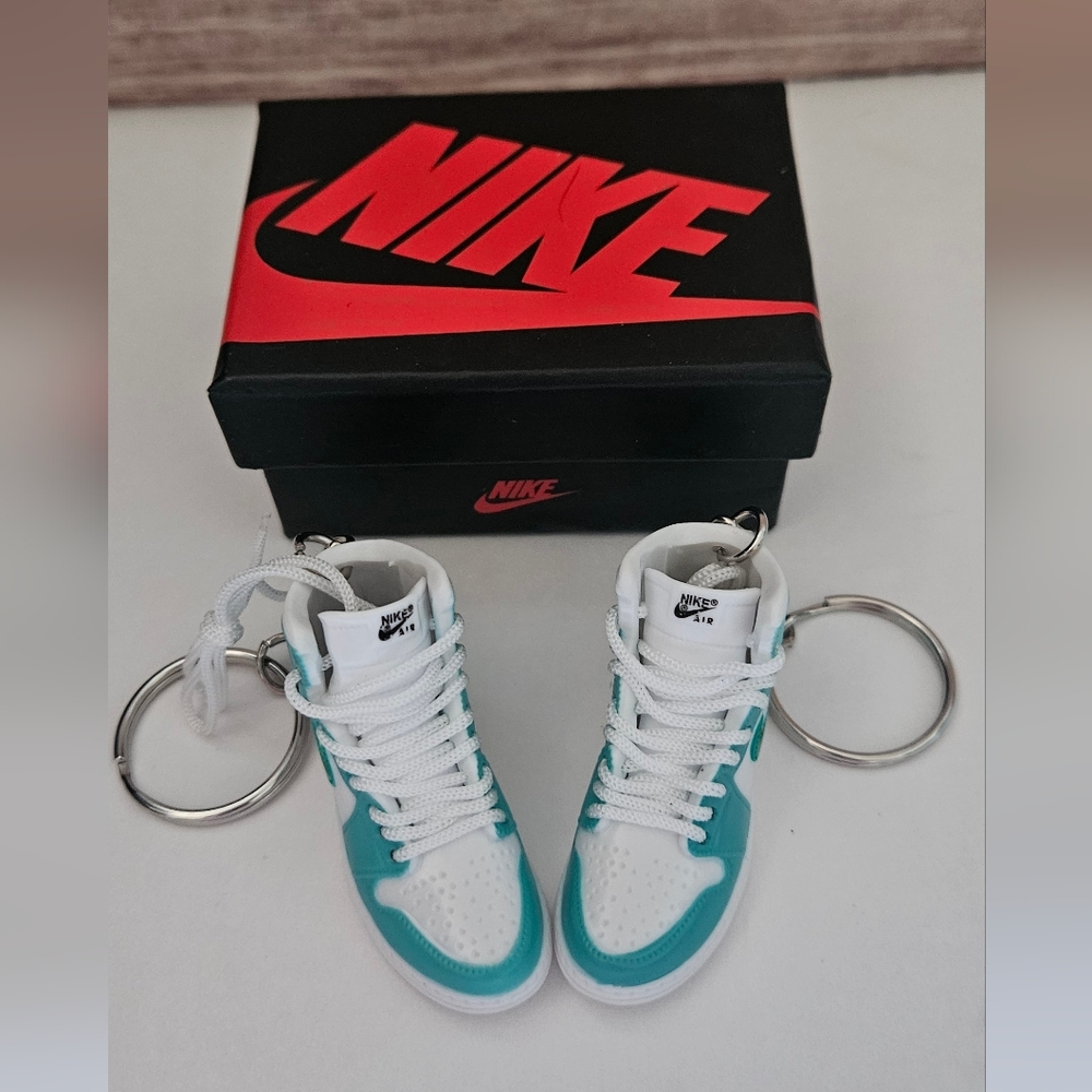 Nike Turquoise And White High-Top Sneakers Keychain Set of Two NIB - Picture 8 of 12